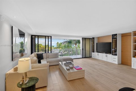 Купить кондоминиум в Майами, Флорида 2 спальни, 174.84м2, № 2011023 - фото 8