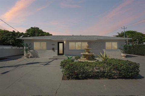Villa ou maison à North Miami, Floride 3 chambres, 108.6 m2 № 2060734
