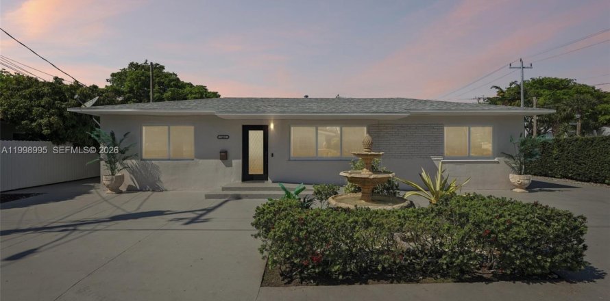 Villa ou maison à North Miami, Floride 3 chambres, 108.6 m2 № 2060734
