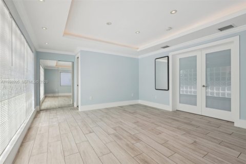Villa ou maison à vendre à North Miami, Floride: 3 chambres, 108.6 m2 № 2060734 - photo 13