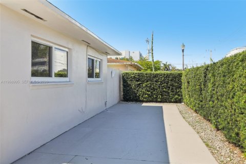 Villa ou maison à vendre à North Miami, Floride: 3 chambres, 108.6 m2 № 2060734 - photo 4