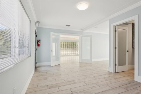 Villa ou maison à vendre à North Miami, Floride: 3 chambres, 108.6 m2 № 2060734 - photo 10