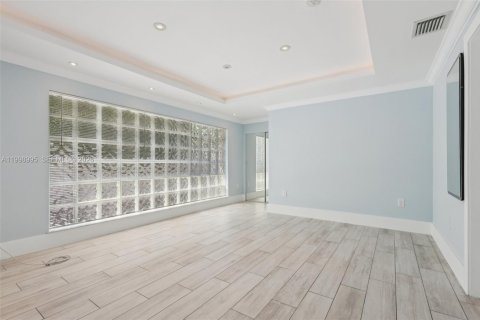 Villa ou maison à vendre à North Miami, Floride: 3 chambres, 108.6 m2 № 2060734 - photo 12