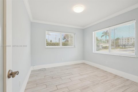 Villa ou maison à vendre à North Miami, Floride: 3 chambres, 108.6 m2 № 2060734 - photo 25