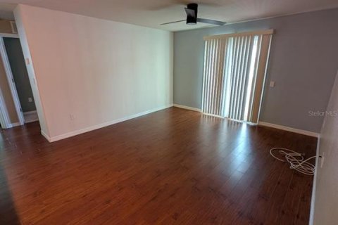 Condominio en venta en New Port Richey, Florida, 3 dormitorios, 114.08 m2 № 1907063 - foto 10