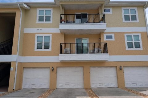 Condominio en venta en New Port Richey, Florida, 3 dormitorios, 114.08 m2 № 1907063 - foto 1