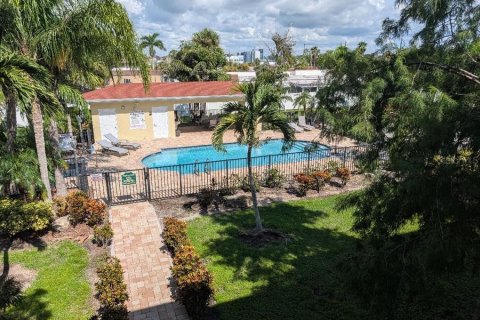 Condominio en venta en New Port Richey, Florida, 3 dormitorios, 114.08 m2 № 1907063 - foto 19