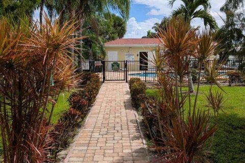 Condominio en venta en New Port Richey, Florida, 3 dormitorios, 114.08 m2 № 1907063 - foto 18
