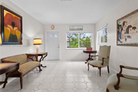 Casa en venta en Virginia Gardens, Florida, 4 dormitorios, 169.08 m2 № 2065410 - foto 5