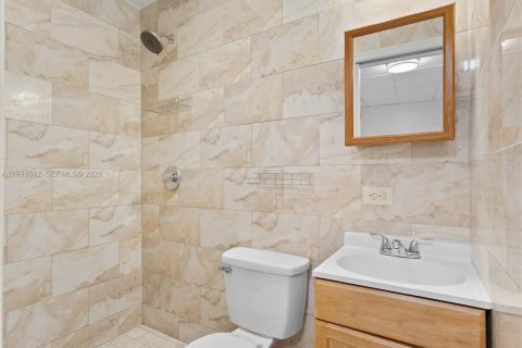 Casa en venta en Virginia Gardens, Florida, 4 dormitorios, 169.08 m2 № 2065410 - foto 13