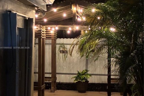 Casa en venta en Virginia Gardens, Florida, 4 dormitorios, 169.08 m2 № 2065410 - foto 27