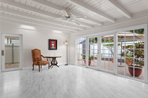 Casa en venta en Virginia Gardens, Florida, 4 dormitorios, 169.08 m2 № 2065410 - foto 14