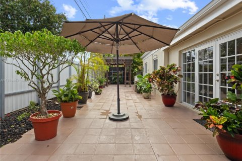 Casa en venta en Virginia Gardens, Florida, 4 dormitorios, 169.08 m2 № 2065410 - foto 21