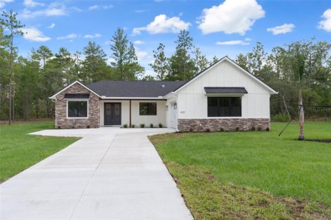 House in Beverly Hills, Florida 3 bedrooms, 222.69 sq.m. № 1801634 - photo 1