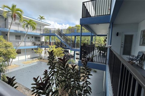 Condo in Hollywood, Florida, 1 bedroom  № 2060649 - photo 26