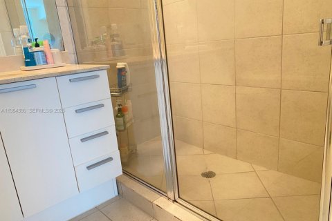 Copropriété à vendre à Hollywood, Floride: 2 chambres, 112.41 m2 № 2045882 - photo 19