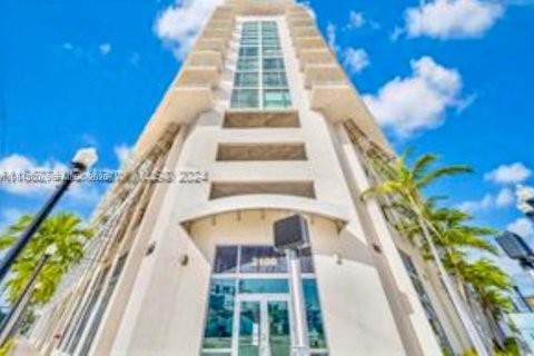 Copropriété à vendre à Hollywood, Floride: 2 chambres, 112.41 m2 № 2045882 - photo 2