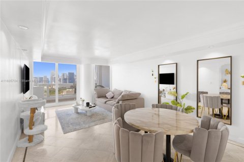 Condo in Miami, Florida, 1 bedroom  № 1818588 - photo 7