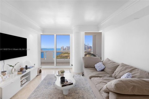 Condo in Miami, Florida, 1 bedroom  № 1818588 - photo 4