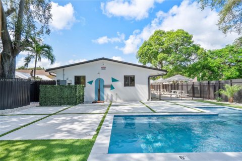 Immobilier commercial à vendre à Miami, Floride: 148.64 m2 № 2016626 - photo 17