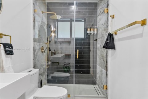 Immobilier commercial à vendre à Miami, Floride: 148.64 m2 № 2016626 - photo 8