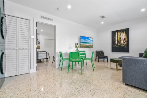 Immobilier commercial à vendre à Miami, Floride: 148.64 m2 № 2016626 - photo 14