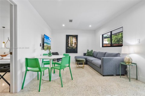 Immobilier commercial à vendre à Miami, Floride: 148.64 m2 № 2016626 - photo 15