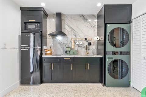 Immobilier commercial à vendre à Miami, Floride: 148.64 m2 № 2016626 - photo 6