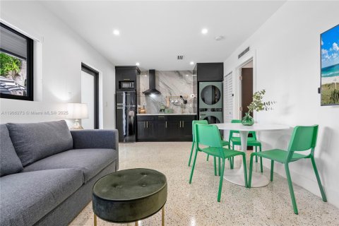 Immobilier commercial à vendre à Miami, Floride: 148.64 m2 № 2016626 - photo 13