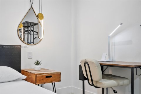 Immobilier commercial à vendre à Miami, Floride: 148.64 m2 № 2016626 - photo 12