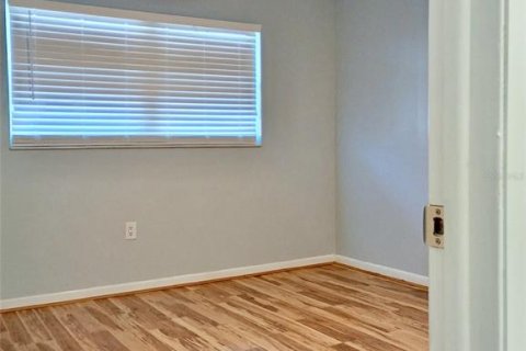 Condo in Saint Petersburg, Florida, 2 bedrooms  № 1538156 - photo 18