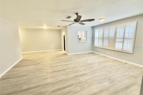 Condo in Saint Petersburg, Florida, 2 bedrooms  № 1538156 - photo 3