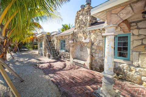 Villa ou maison à vendre à Anna Maria, Floride: 3 chambres, 142.88 m2 № 1904828 - photo 2