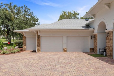 House in Lady Lake, Florida 4 bedrooms, 306.02 sq.m. № 1910659 - photo 3