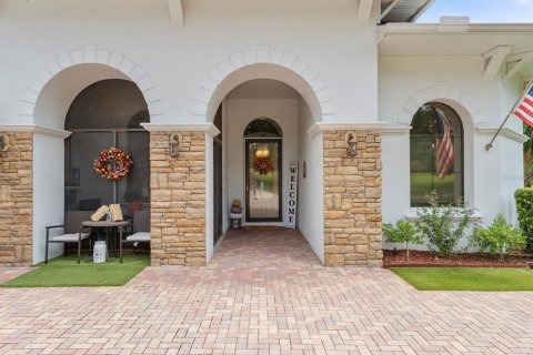 House in Lady Lake, Florida 4 bedrooms, 306.02 sq.m. № 1910659 - photo 4