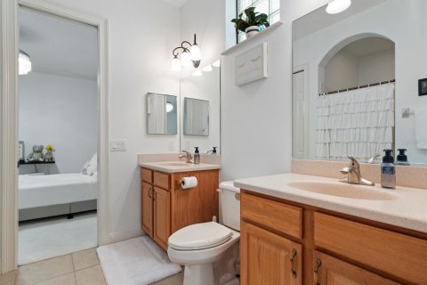 House in Lady Lake, Florida 4 bedrooms, 306.02 sq.m. № 1910659 - photo 29