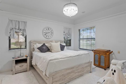 House in Lady Lake, Florida 4 bedrooms, 306.02 sq.m. № 1910659 - photo 27