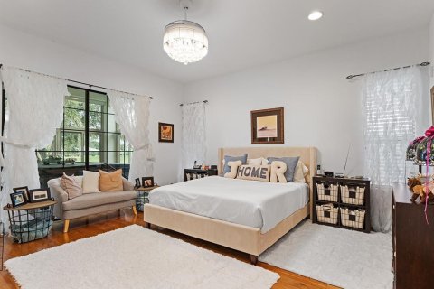 House in Lady Lake, Florida 4 bedrooms, 306.02 sq.m. № 1910659 - photo 20
