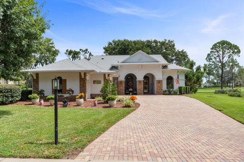 House in Lady Lake, Florida 4 bedrooms, 306.02 sq.m. № 1910659 - photo 2