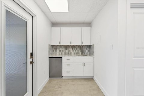 Immobilier commercial à vendre à Englewood, Floride: 89.93 m2 № 1914584 - photo 11