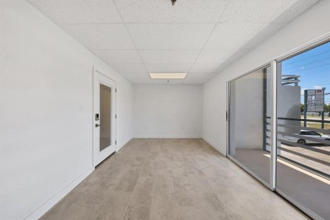 Immobilier commercial à vendre à Englewood, Floride: 89.93 m2 № 1914584 - photo 18