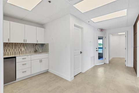 Immobilier commercial à vendre à Englewood, Floride: 89.93 m2 № 1914584 - photo 12