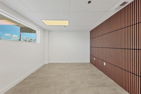Immobilier commercial à vendre à Englewood, Floride: 89.93 m2 № 1914584 - photo 13