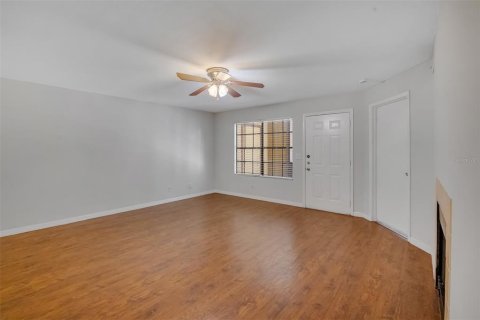 Condo in Altamonte Springs, Florida, 2 bedrooms  № 2143751 - photo 11
