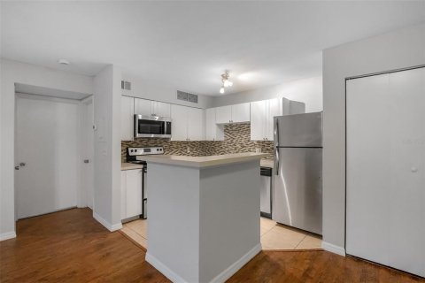 Condo in Altamonte Springs, Florida, 2 bedrooms  № 2143751 - photo 7
