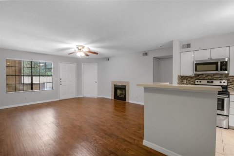 Condo in Altamonte Springs, Florida, 2 bedrooms  № 2143751 - photo 8
