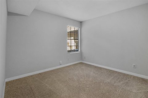 Condo in Altamonte Springs, Florida, 2 bedrooms  № 2143751 - photo 13