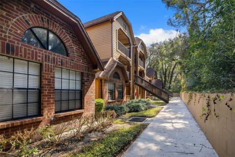 Condo in Altamonte Springs, Florida, 2 bedrooms  № 2143751 - photo 2