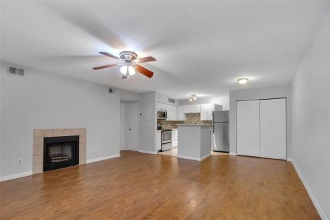 Condo in Altamonte Springs, Florida, 2 bedrooms  № 2143751 - photo 6