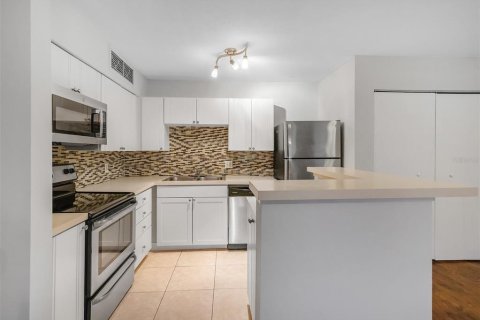 Condo in Altamonte Springs, Florida, 2 bedrooms  № 2143751 - photo 10